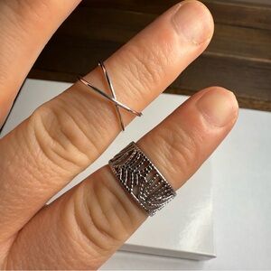 👾5 for $25 Silver Crisscross and Patterned Rings